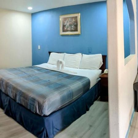 Americas Best Value Inn And Suites Houston/Northwest Brookhollow Buitenkant foto