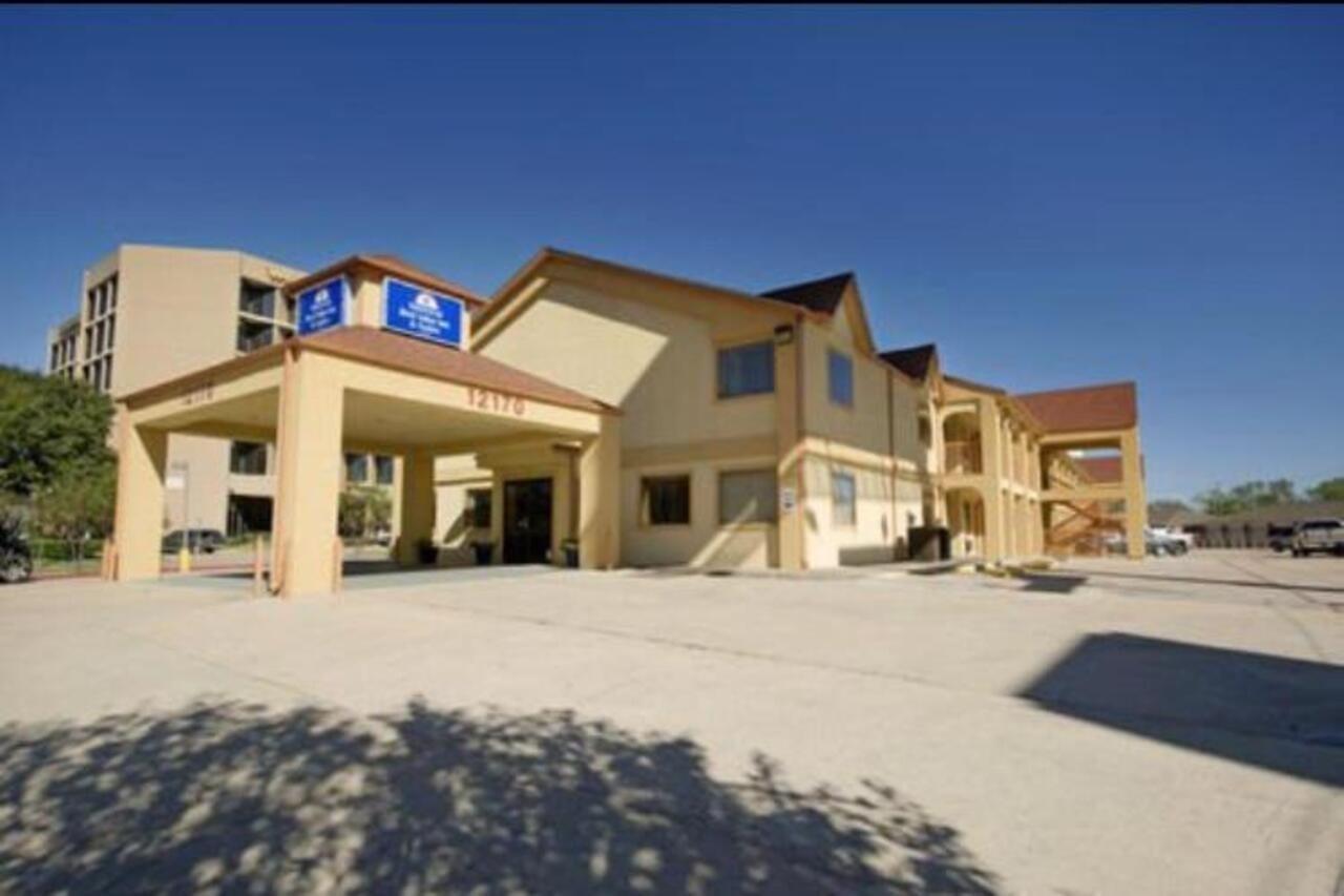 Americas Best Value Inn And Suites Houston/Northwest Brookhollow Buitenkant foto