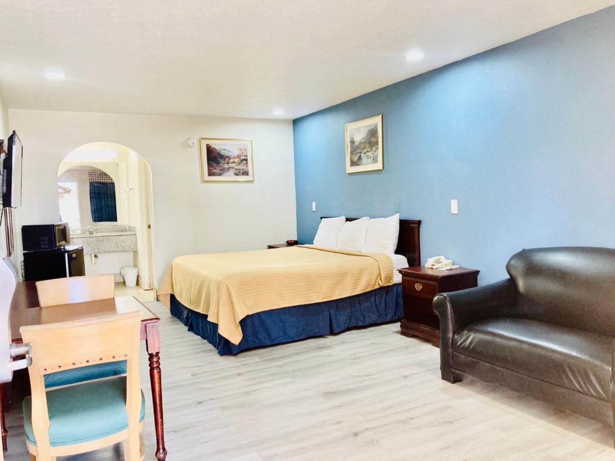 Americas Best Value Inn And Suites Houston/Northwest Brookhollow Buitenkant foto