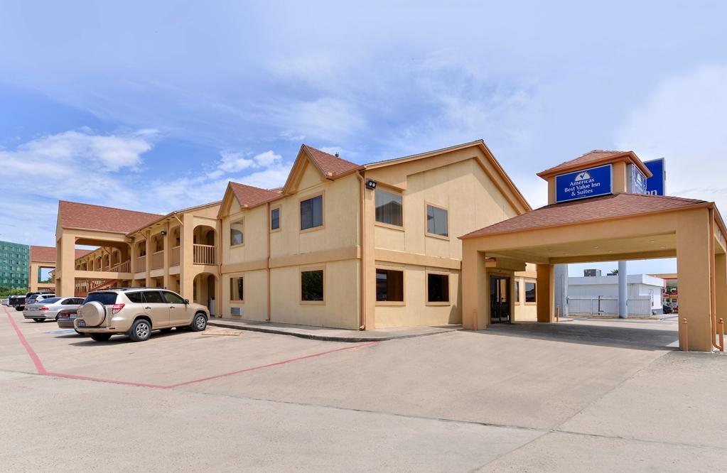 Americas Best Value Inn And Suites Houston/Northwest Brookhollow Buitenkant foto