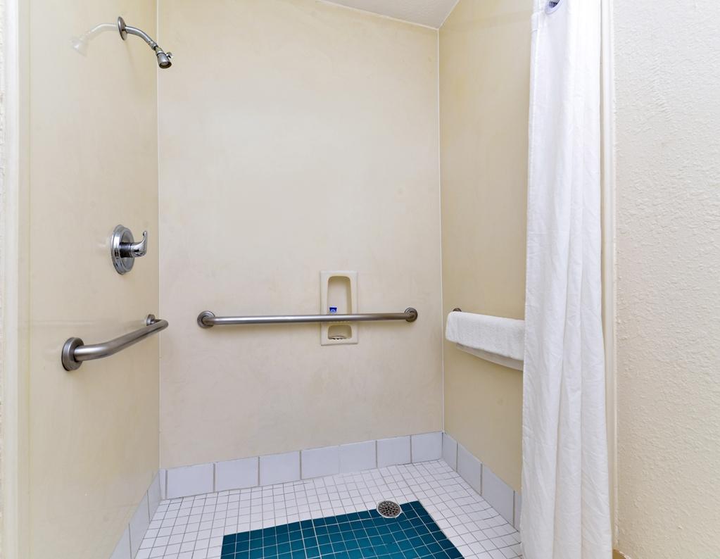 Americas Best Value Inn And Suites Houston/Northwest Brookhollow Kamer foto