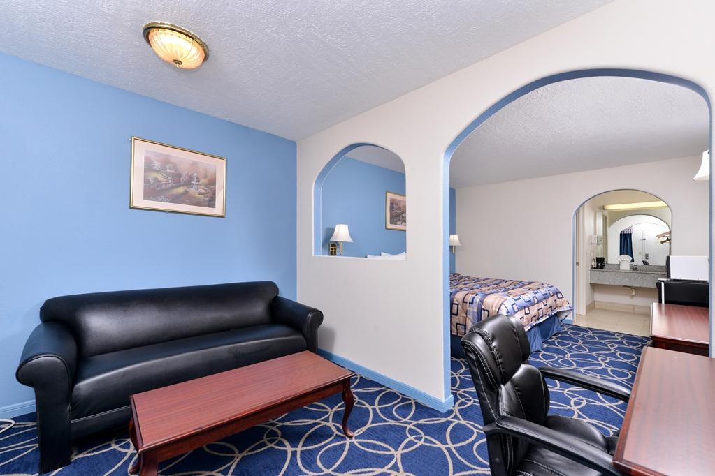 Americas Best Value Inn And Suites Houston/Northwest Brookhollow Kamer foto