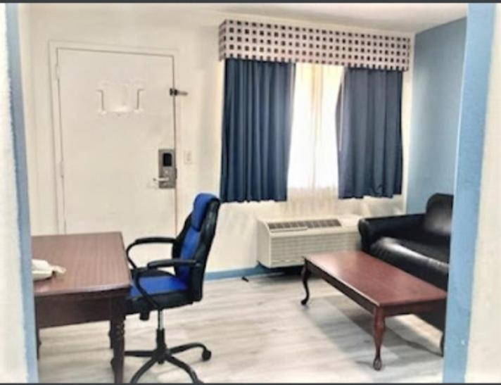 Americas Best Value Inn And Suites Houston/Northwest Brookhollow Buitenkant foto