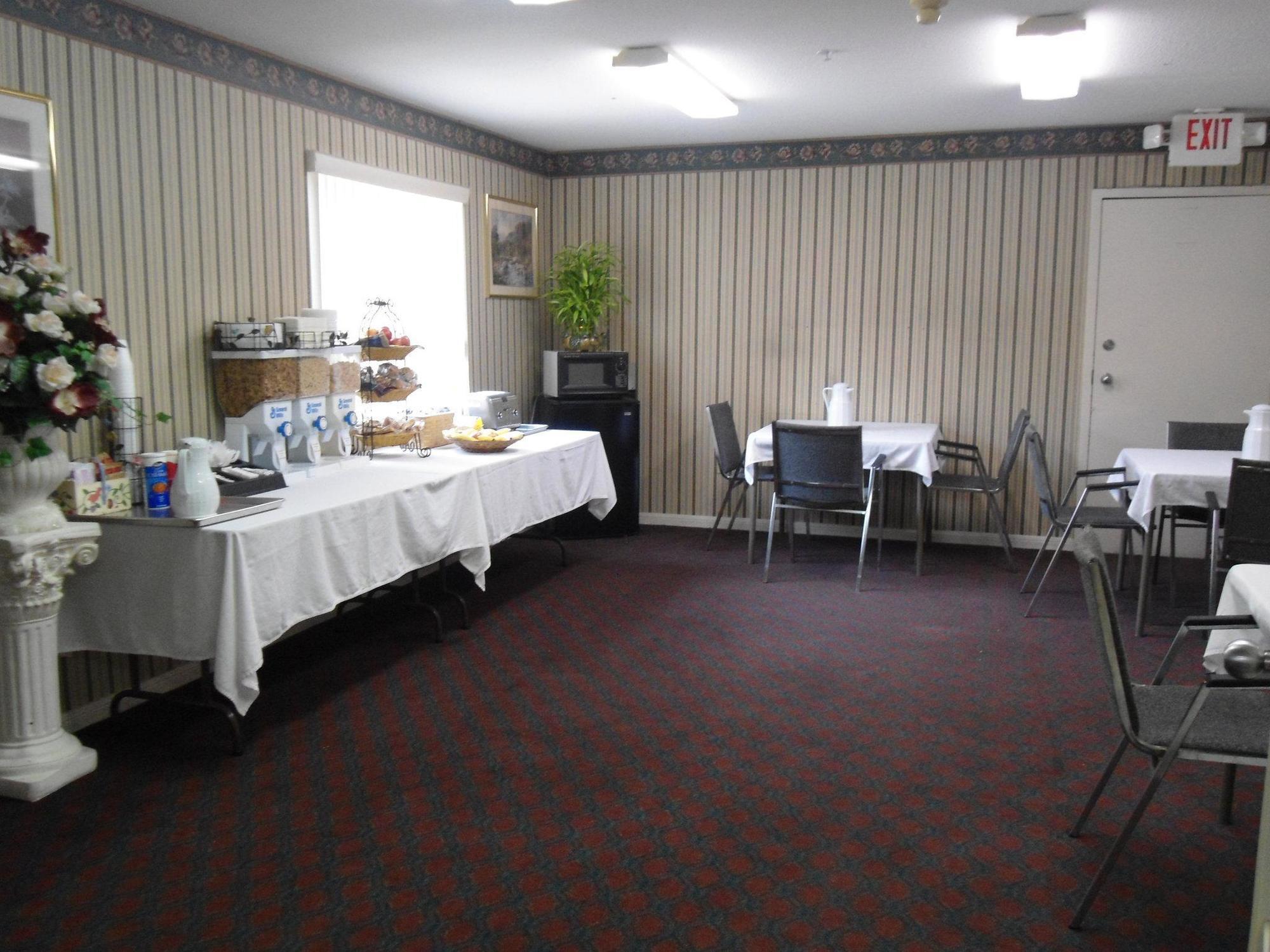 Americas Best Value Inn And Suites Houston/Northwest Brookhollow Buitenkant foto