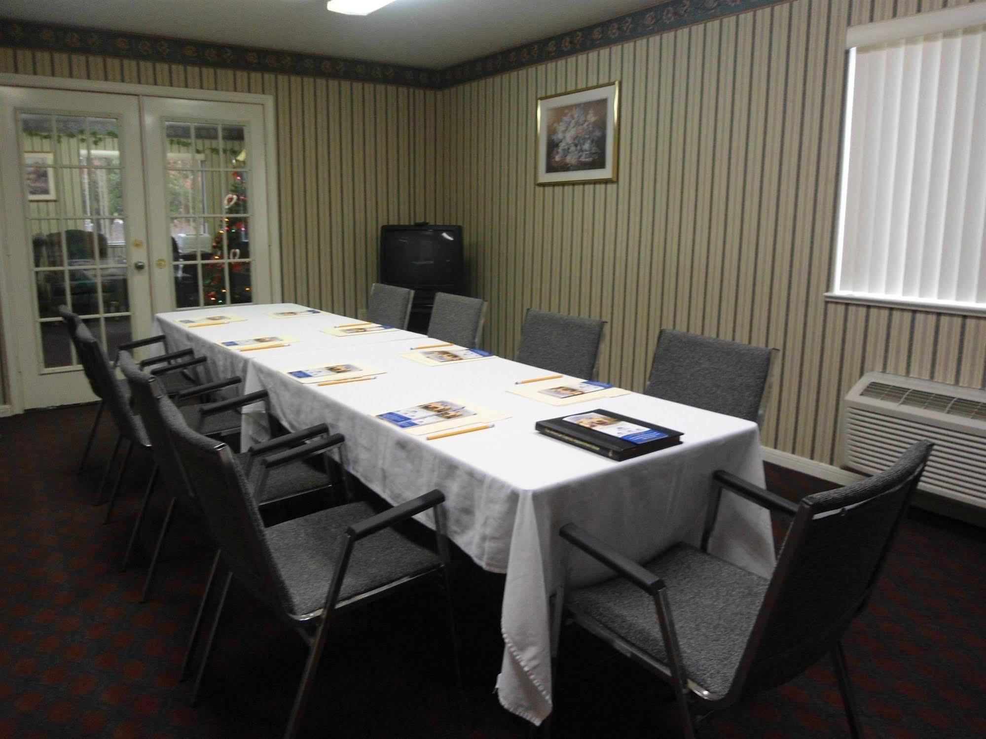 Americas Best Value Inn And Suites Houston/Northwest Brookhollow Buitenkant foto
